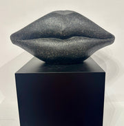 Noir Lip Sculpture (dark)