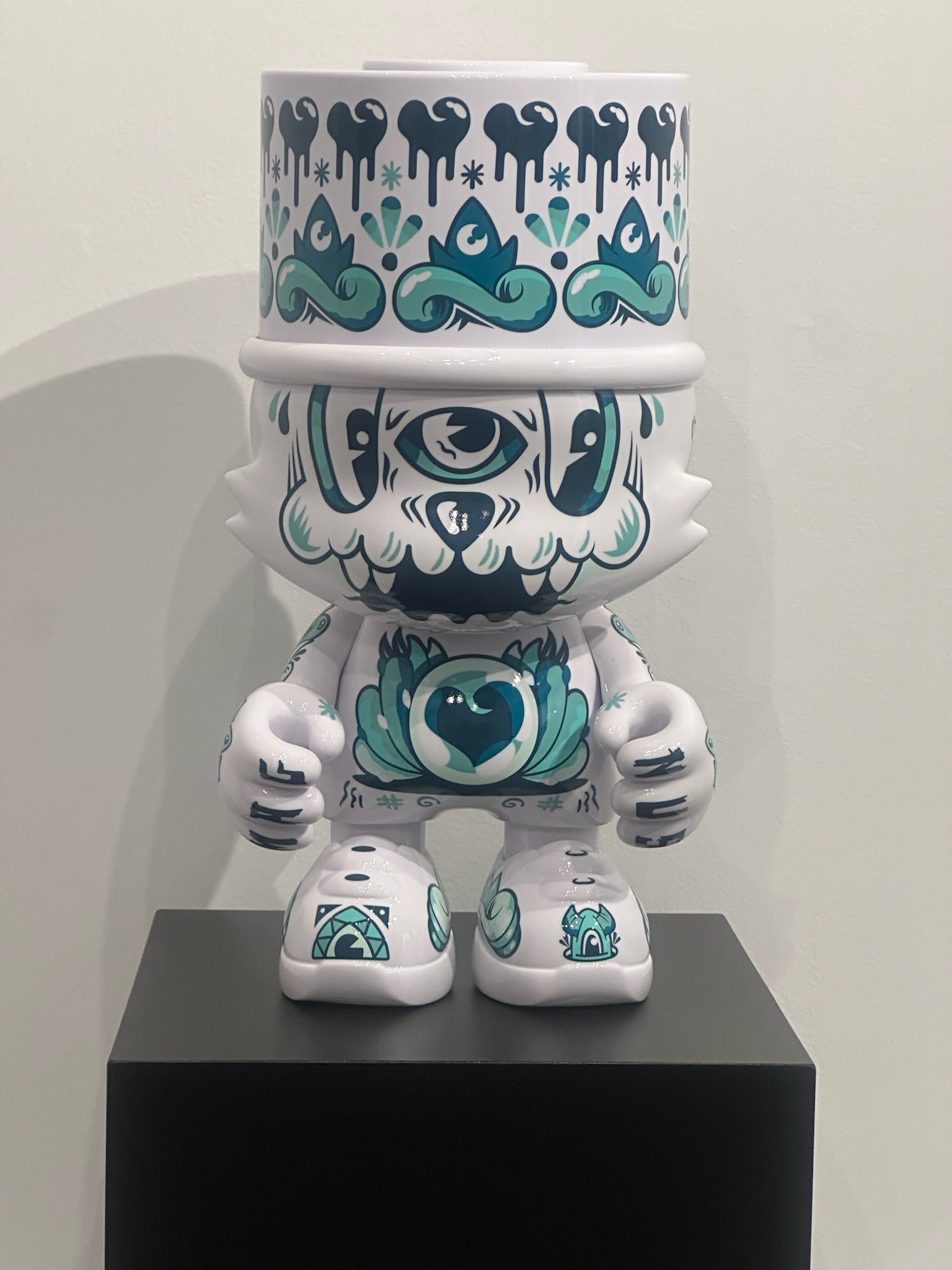 Vinyl Sculpture – Monarch Fine Art